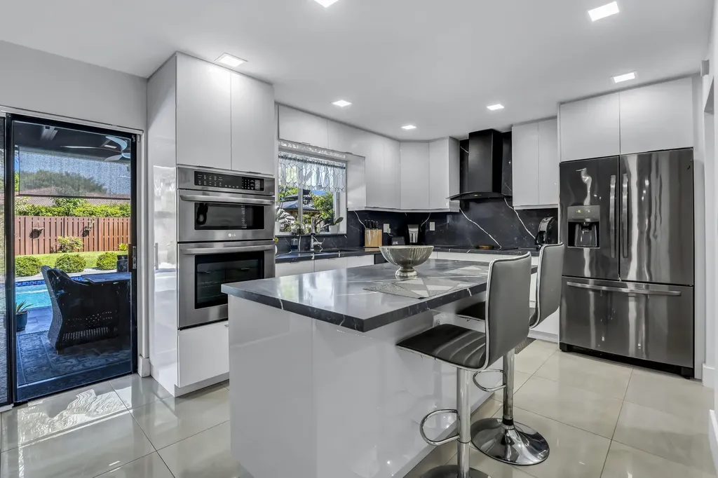 8555 SW 1st Place Coral Springs FL 33071