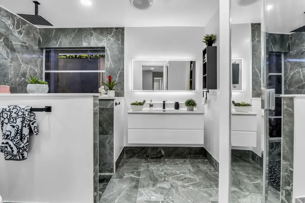 8555 SW 1st Place Coral Springs FL 33071