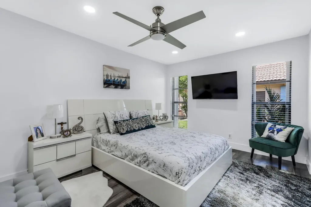 8555 SW 1st Place Coral Springs FL 33071
