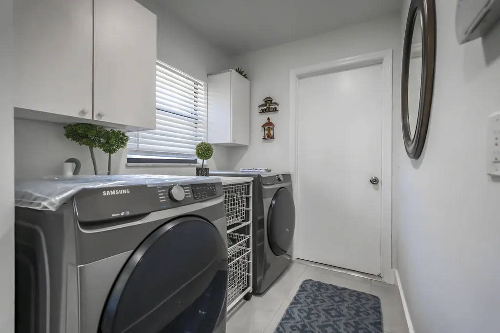 8555 SW 1st Place Coral Springs FL 33071