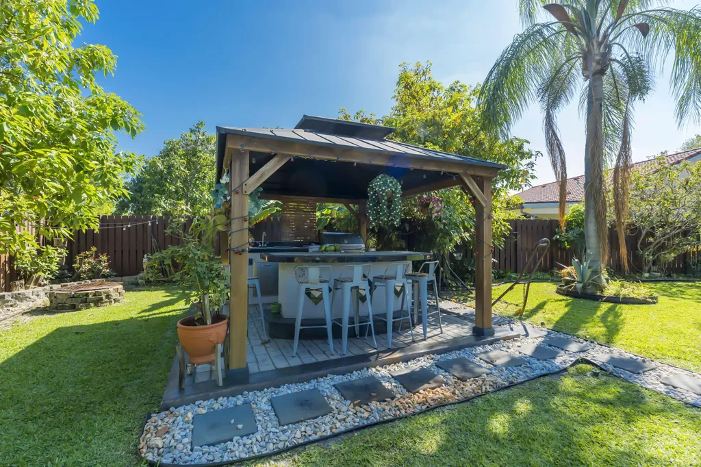8555 SW 1st Place Coral Springs FL 33071