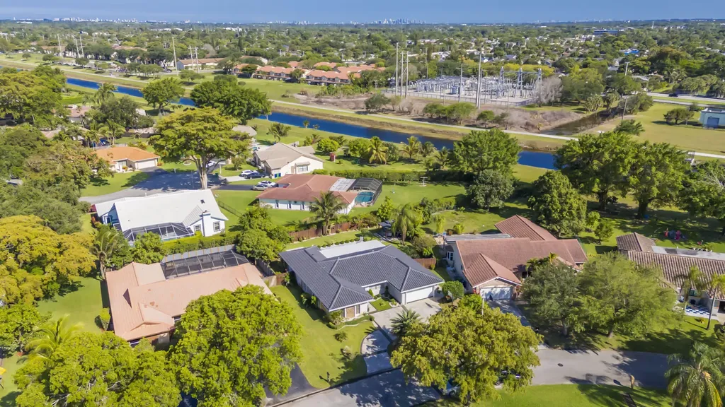 8555 SW 1st Place Coral Springs FL 33071