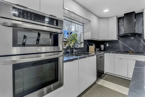 8555 SW 1st Place Coral Springs FL 33071