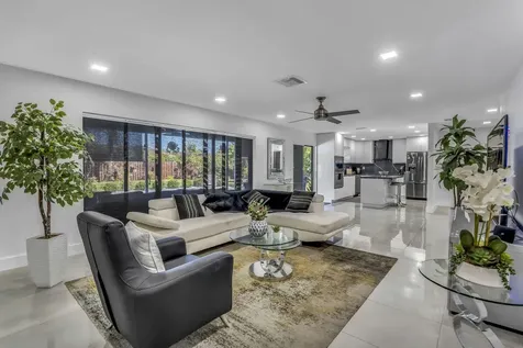 8555 SW 1st Place Coral Springs FL 33071