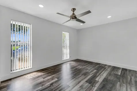 8555 SW 1st Place Coral Springs FL 33071