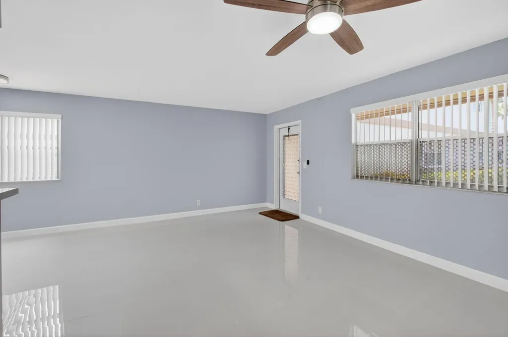 11 Brittany A Delray Beach FL 33446