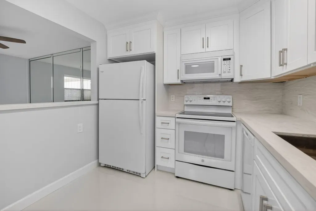 11 Brittany A Delray Beach FL 33446