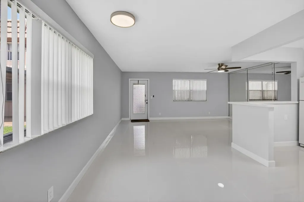 11 Brittany A Delray Beach FL 33446
