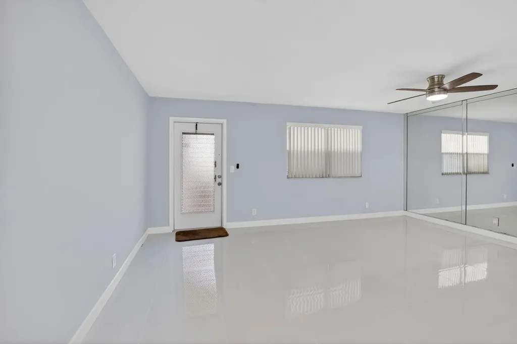 11 Brittany A Delray Beach FL 33446