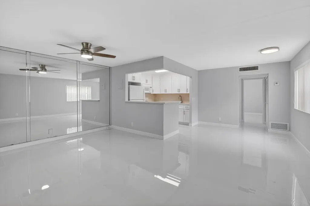11 Brittany A Delray Beach FL 33446