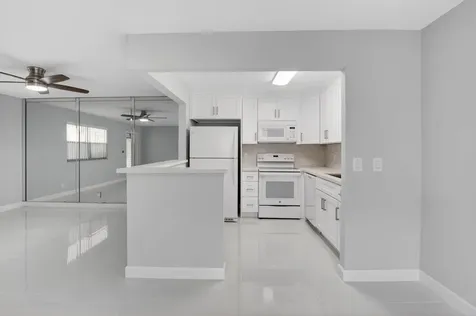 11 Brittany A Delray Beach FL 33446