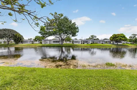 11 Brittany A Delray Beach FL 33446