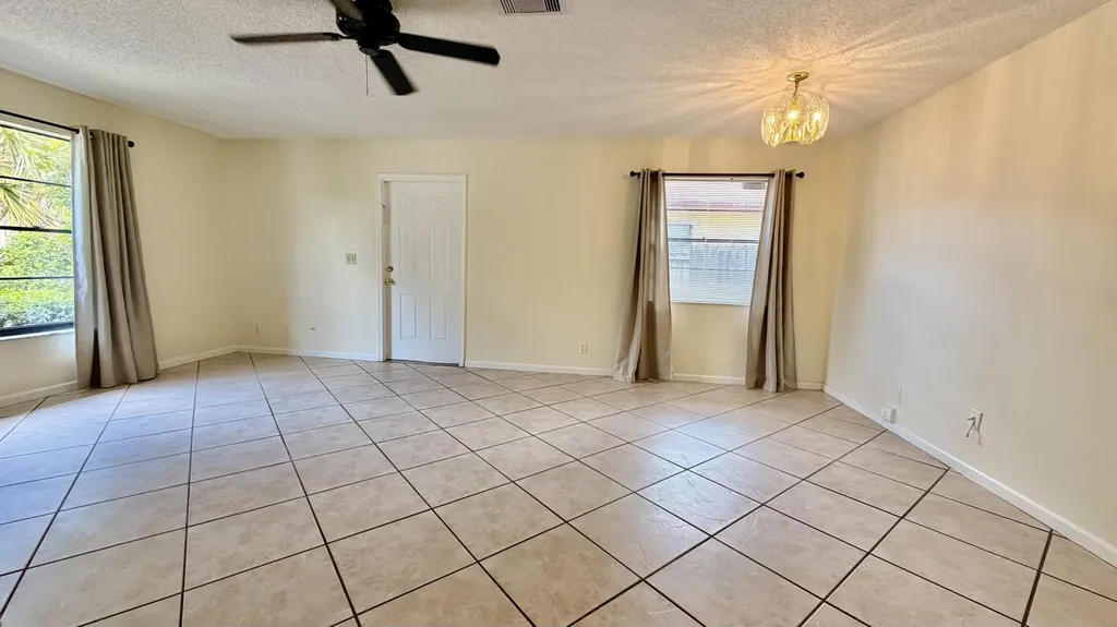 9121 E Highland Pines Drive Palm Beach Gardens FL 33418