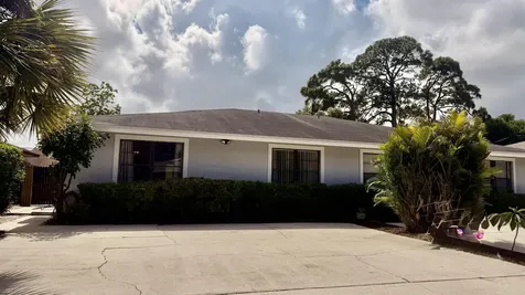 9121 E Highland Pines Drive Palm Beach Gardens FL 33418