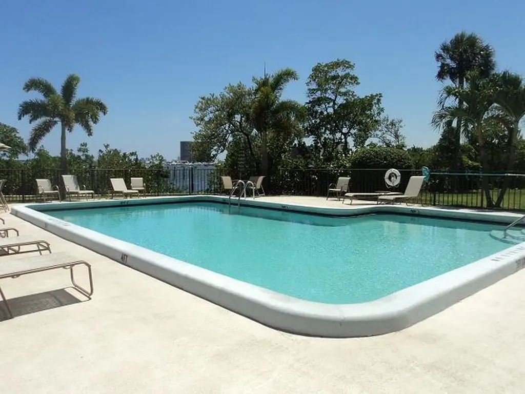 1660 Twelve Oaks Way North Palm Beach FL 33408