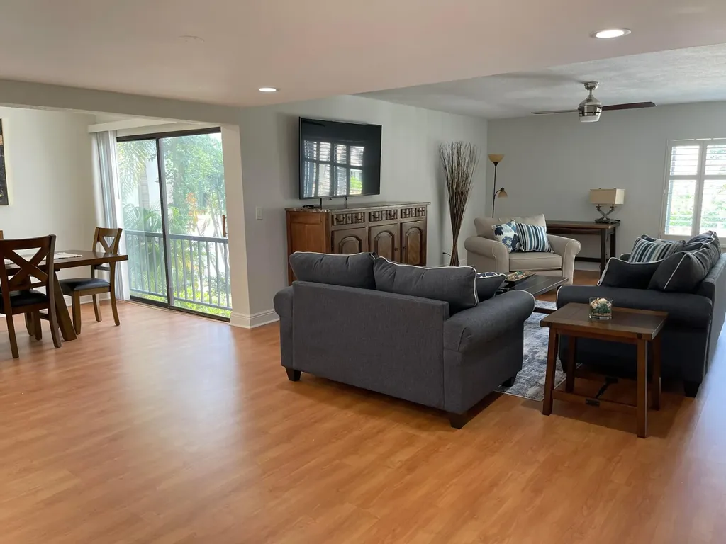 1660 Twelve Oaks Way North Palm Beach FL 33408
