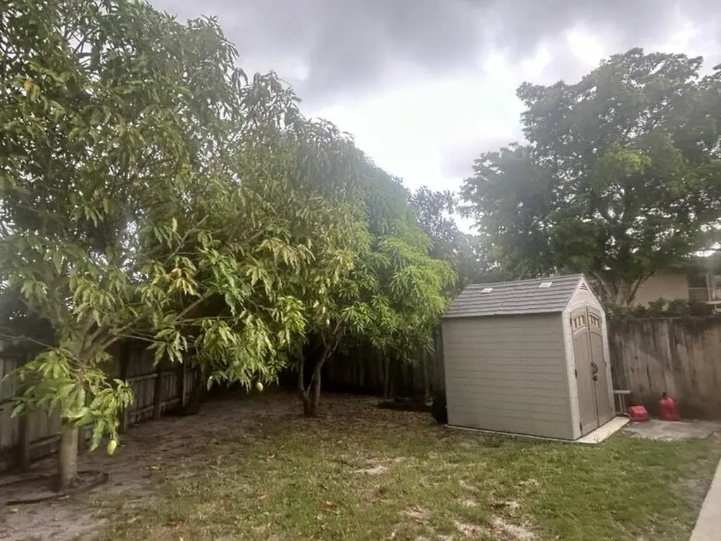 8362 NW 23rd Manor Coral Springs FL 33065