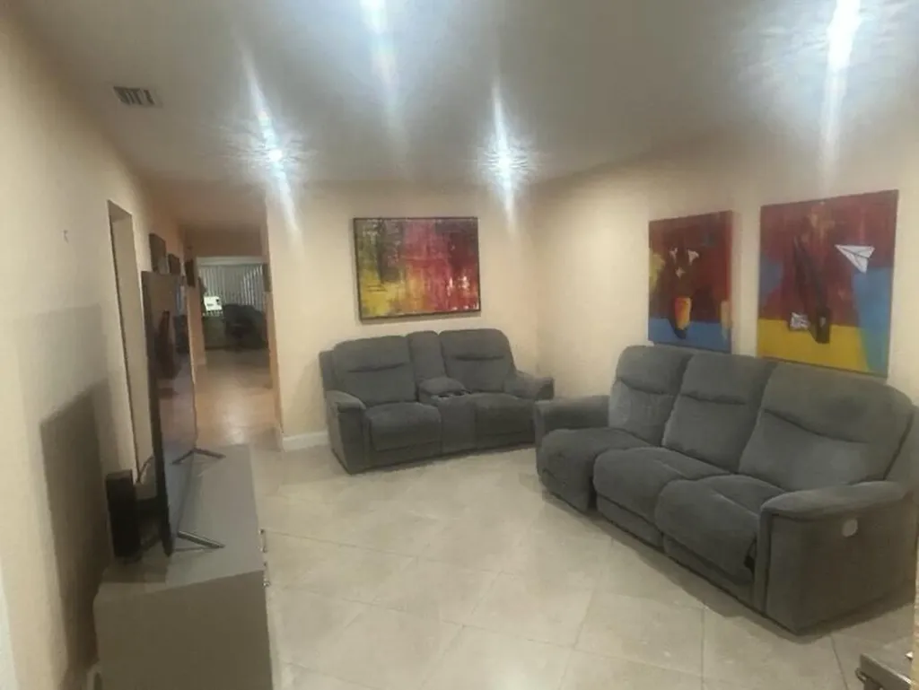 8362 NW 23rd Manor Coral Springs FL 33065