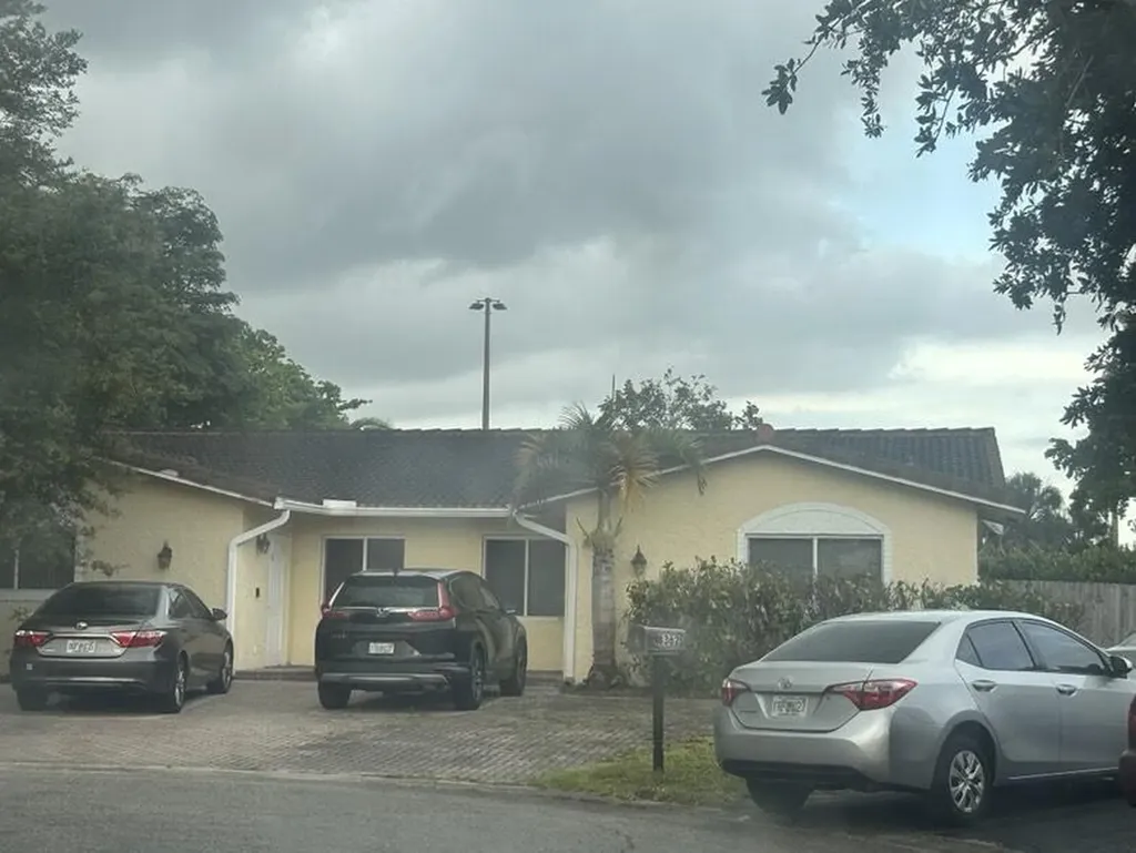8362 NW 23rd Manor Coral Springs FL 33065