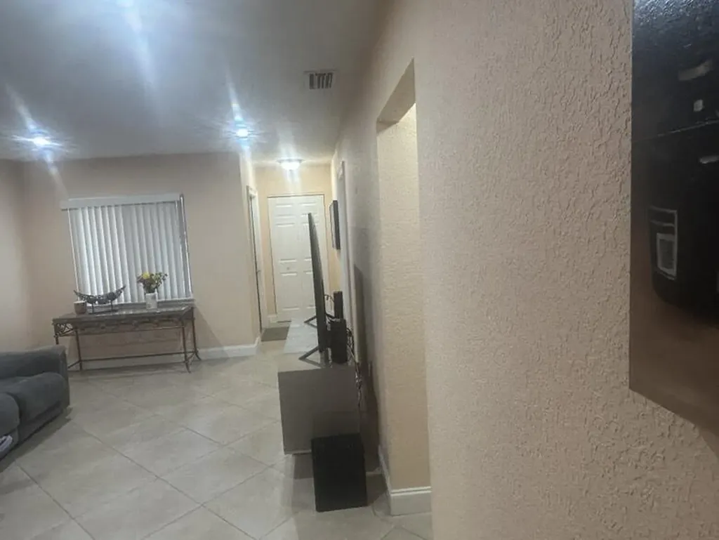 8362 NW 23rd Manor Coral Springs FL 33065