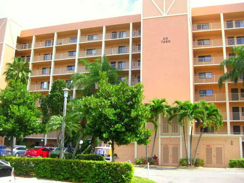 7260 Kinghurst Drive Delray Beach FL 33446