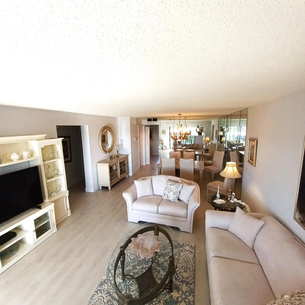7260 Kinghurst Drive Delray Beach FL 33446
