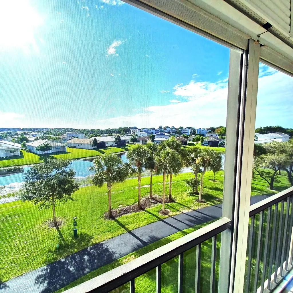 7260 Kinghurst Drive Delray Beach FL 33446