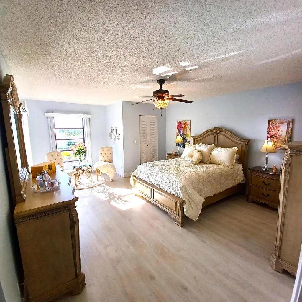 7260 Kinghurst Drive Delray Beach FL 33446