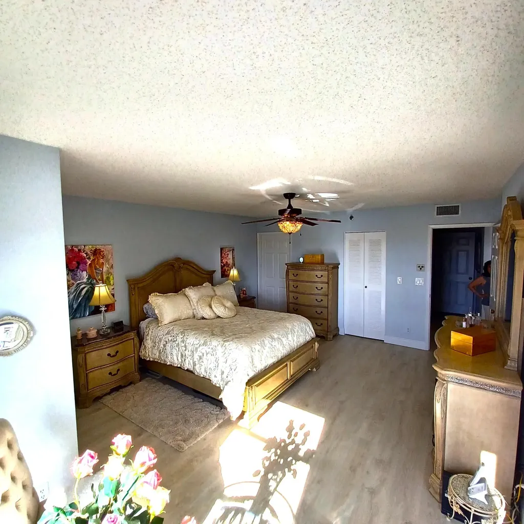 7260 Kinghurst Drive Delray Beach FL 33446