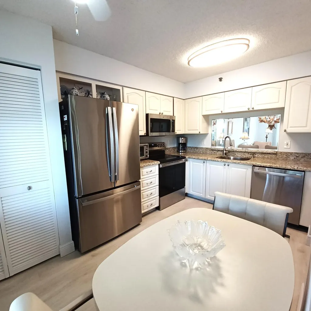 7260 Kinghurst Drive Delray Beach FL 33446