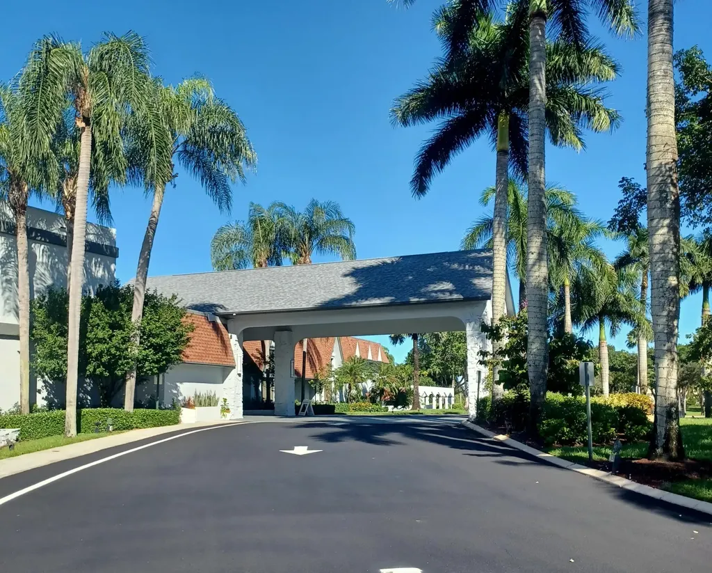 7260 Kinghurst Drive Delray Beach FL 33446