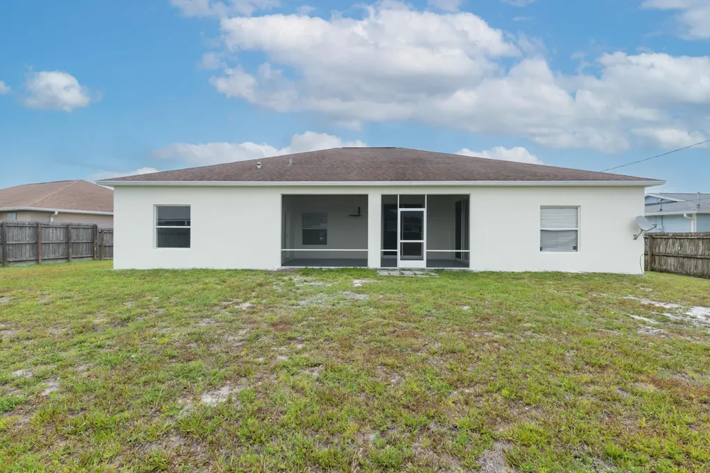 232 SW Aldoro Place Port St Lucie FL 34953