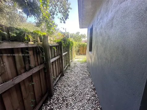 1418 SW 27th Street Fort Lauderdale FL 33315