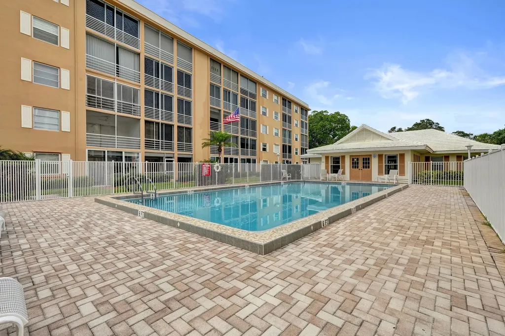 304 Golfview Road North Palm Beach FL 33408