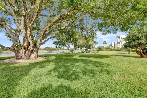 304 Golfview Road North Palm Beach FL 33408