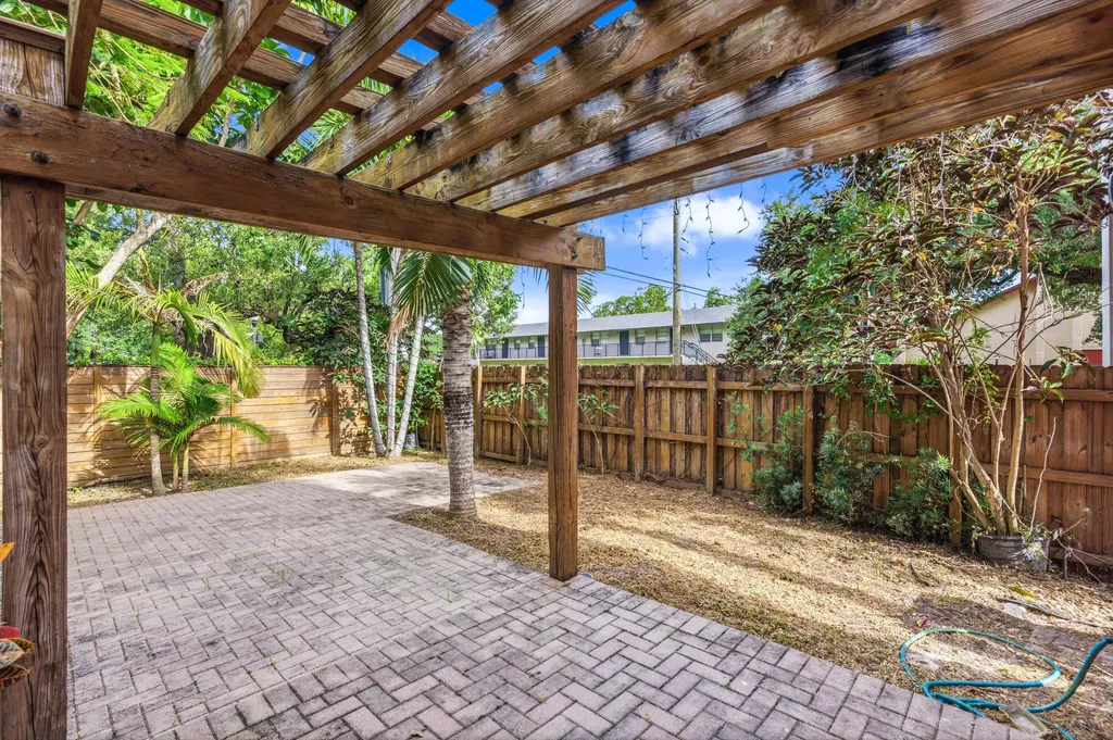645 NW 2nd Avenue Fort Lauderdale FL 33311