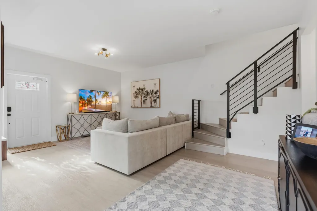645 NW 2nd Avenue Fort Lauderdale FL 33311
