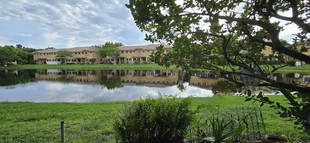 4305 Coventry Pointe Way Lake Worth FL 33461