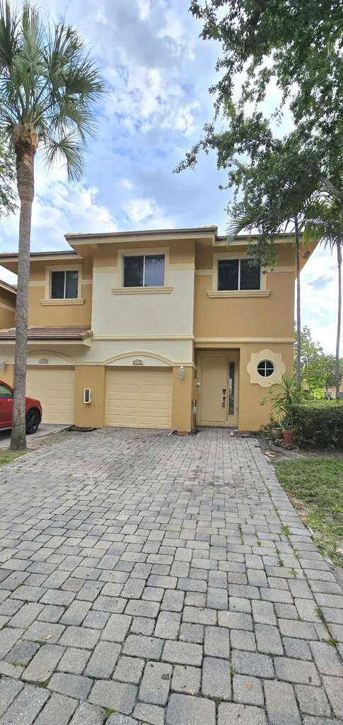 4305 Coventry Pointe Way Lake Worth FL 33461