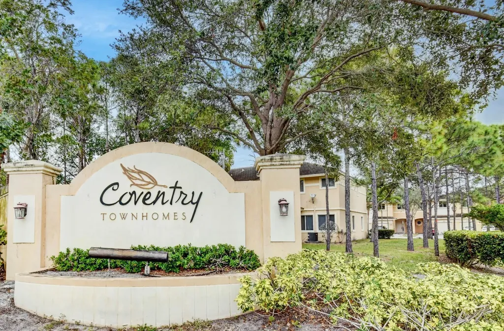 4305 Coventry Pointe Way Lake Worth FL 33461