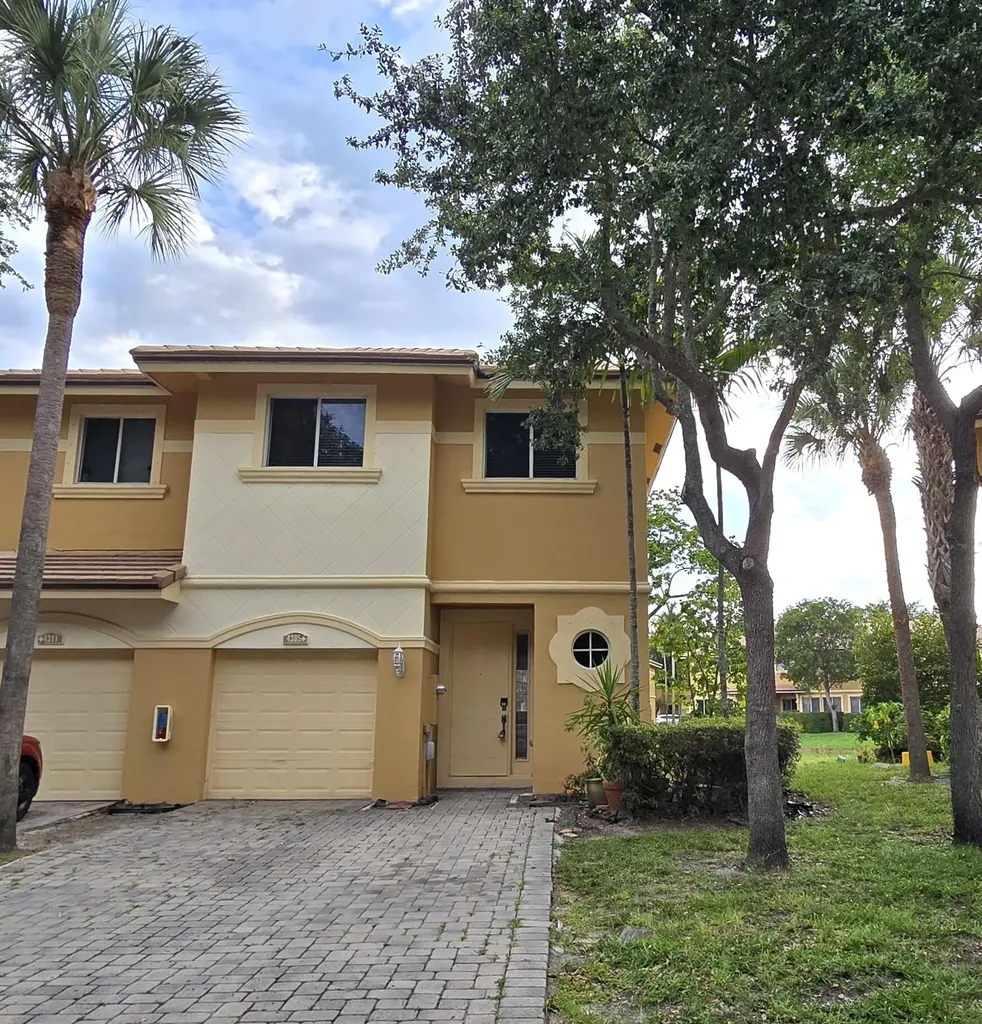 4305 Coventry Pointe Way Lake Worth FL 33461