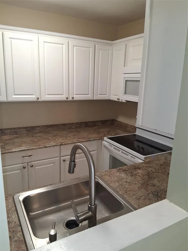5720 NE 22nd Way Fort Lauderdale FL 33308