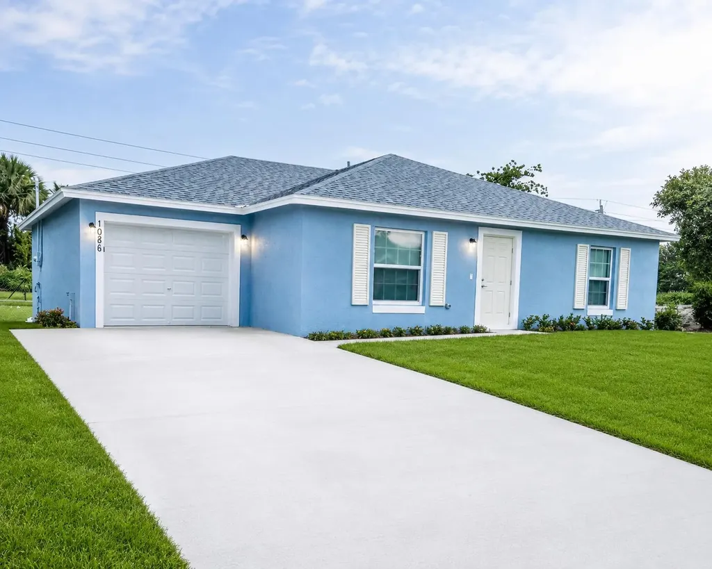 1086 SW Eureka Avenue Port St Lucie FL 34953