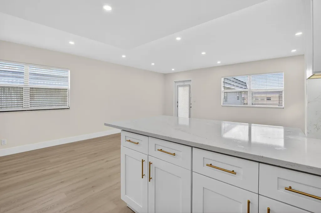 270 Brittany F Delray Beach FL 33446