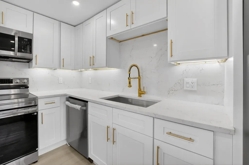 270 Brittany F Delray Beach FL 33446