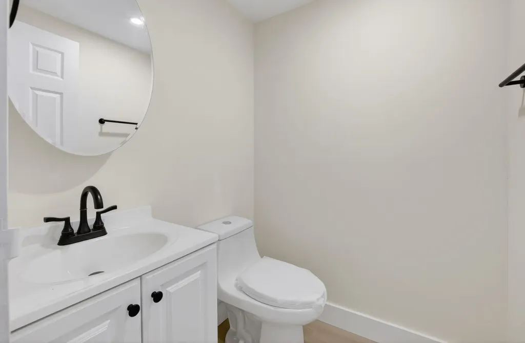 270 Brittany F Delray Beach FL 33446