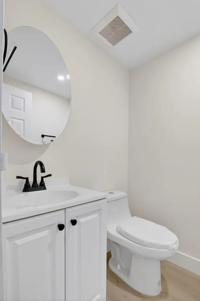 270 Brittany F Delray Beach FL 33446