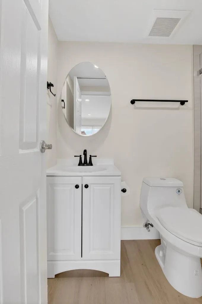 270 Brittany F Delray Beach FL 33446