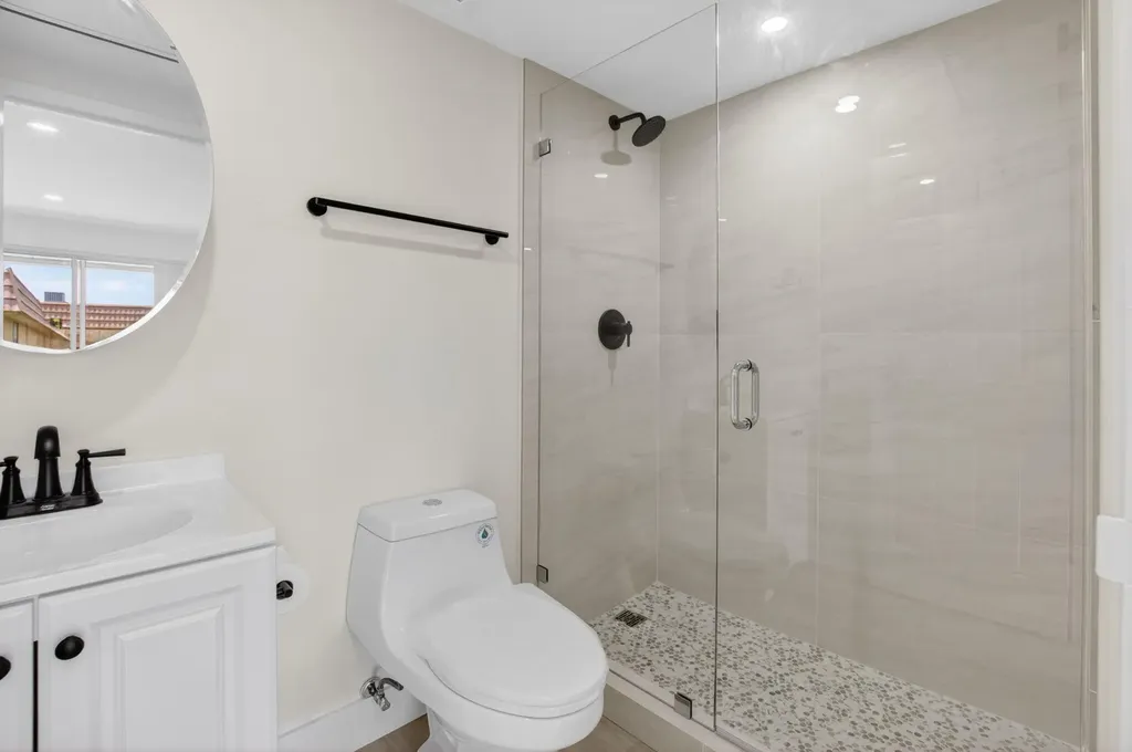 270 Brittany F Delray Beach FL 33446