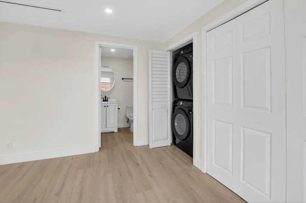 270 Brittany F Delray Beach FL 33446